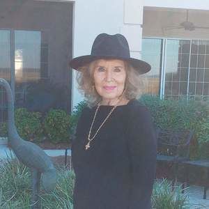 Meet your Posher, Lynda